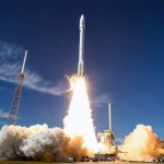 天文壮举：猎鹰9号火箭第28次发射和着陆成功
